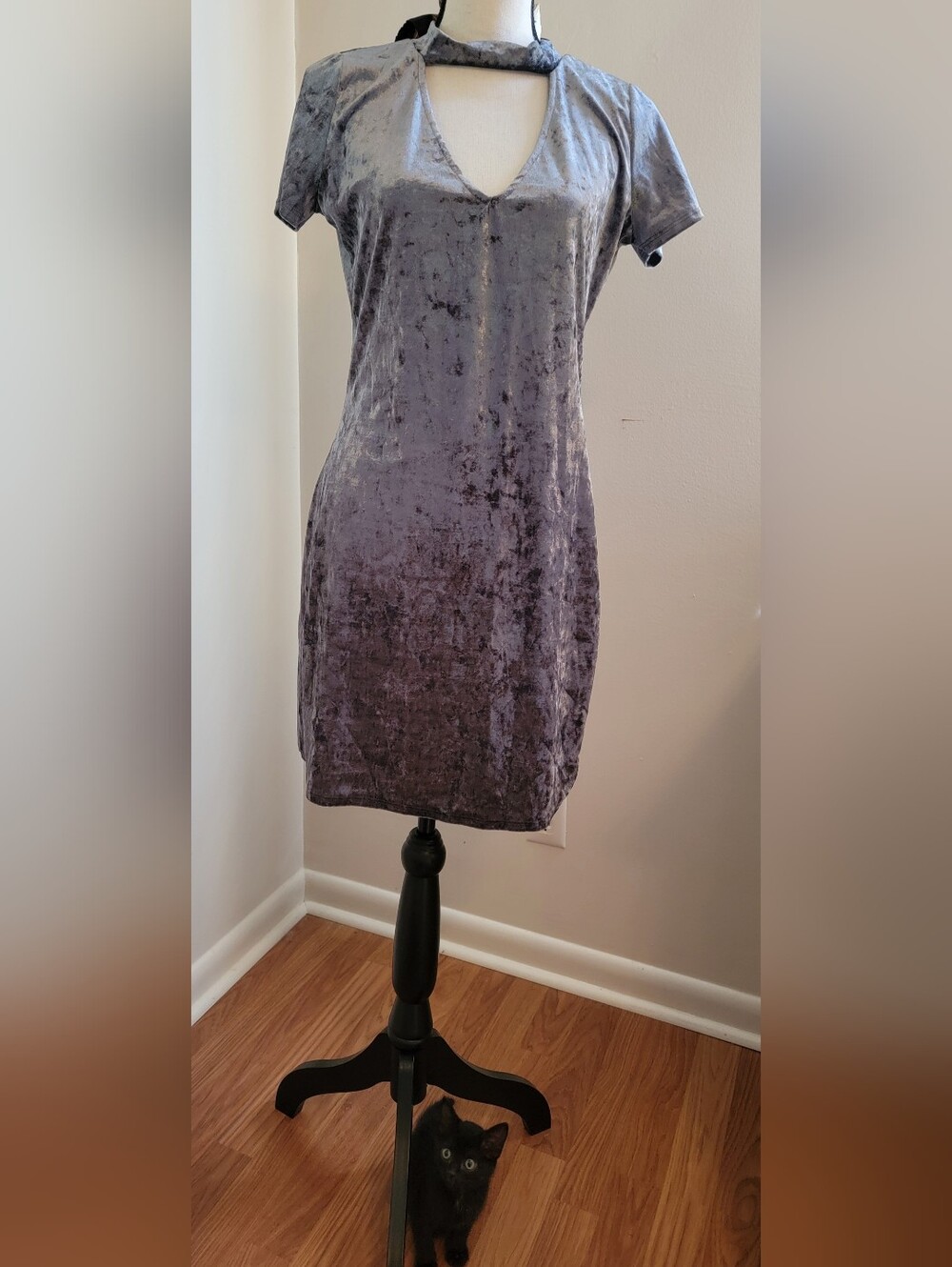 NWOT gray crushed velvet mini dress with keyhole S/M with stretch